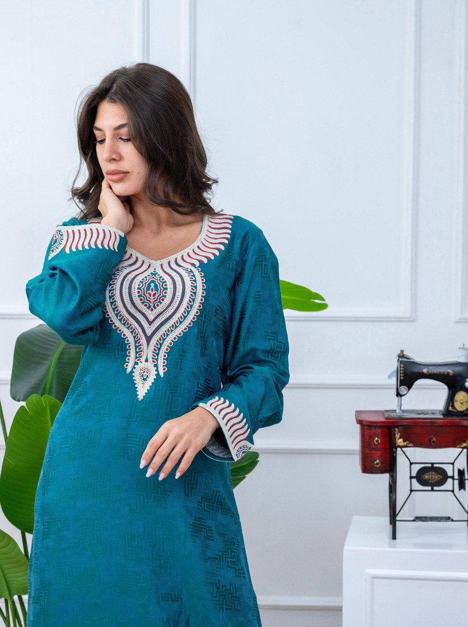 Mukhawar Embroidery Jalabiya